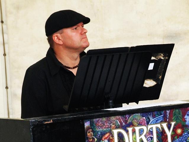 Lou Perryman - Dirty Santana 2.jpg